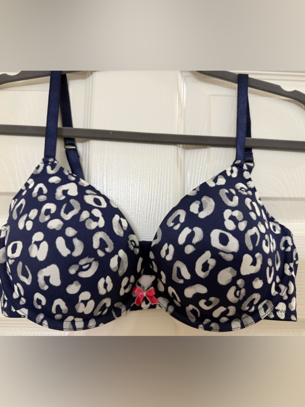 NEVER WORN.  NWOT.  Navy Leopard Print T-Shirt Bra with Pink Bow